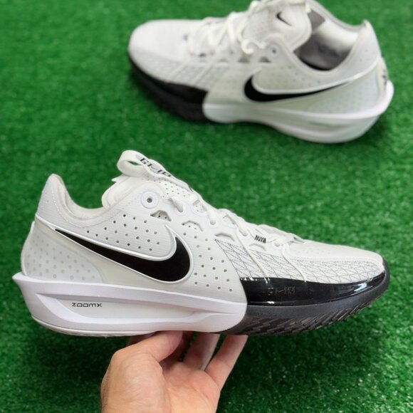 Nike Air Zoom GT Cut 3 Panda Mens Basketball DV2913-102 VNDS Sz 10.5 - Picture 1 of 7